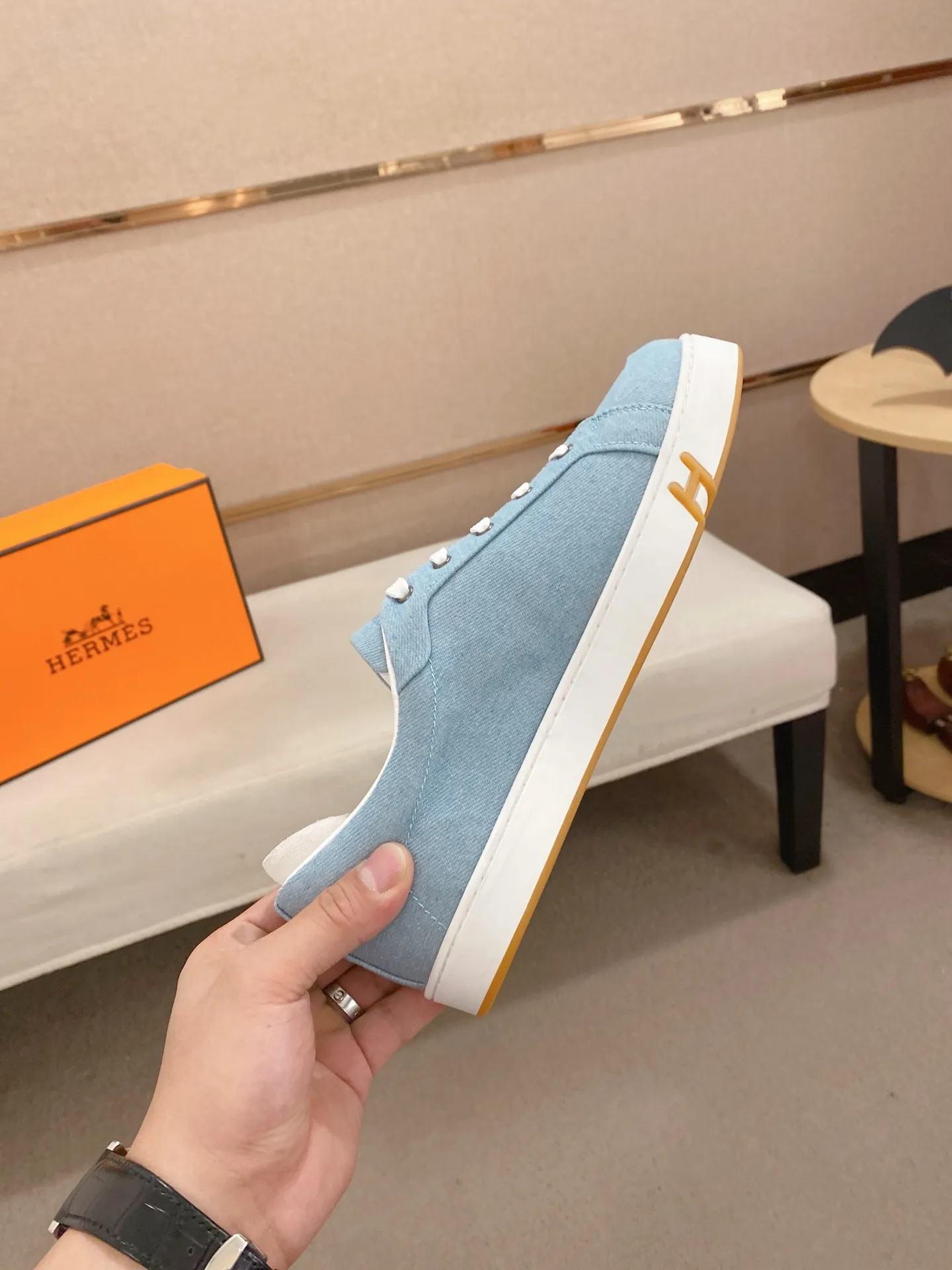 Men's clothing and shoes💰: 442💰《HERMES》【Classic original single version】Hermès; top 🔝purchase agent🔍🔍men's latest 🇺🇸 counter sales simultaneously, imported from Italy original ▲▲cowhide ▲▲ (high-end, nobility, class) ) Exquisite workmanship (Italian 🇮🇹 imported water-dyed 🐂 cowhide lining) sole: original sole provided by the original factory, ⚠️exclusive double-layer activity·TPR·rubber·combined molded outsole; super comfortable·wear-resistant·non-slip·environmental protection The real thing is more beautiful if you take the real thing (high quality, follow the order). You can enter and exit the counter at will * Number of yards: 38-44 (45 can be customized and cannot be returned or exchanged)